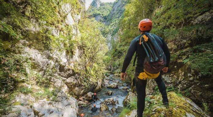 Rafting Tarom i kanjon Hrčavke – Savršena sinergija adrenalina i netaknute prirode Rafting Tarom i kanjon Hrčavke - Savršena sinergija adrenalina i netaknute prirode