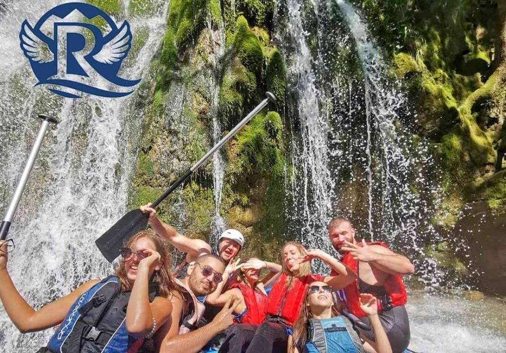 Ako ti šef ne da slobodno, povedi i njega na rafting na Tari
