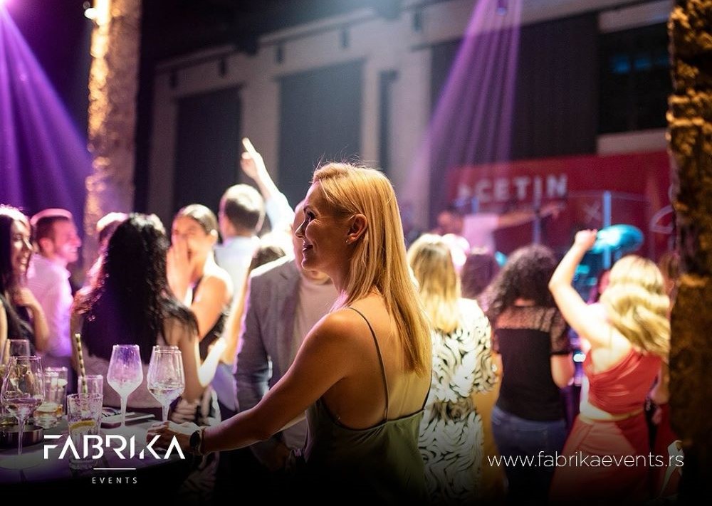 Neformalni networking eventi - Kako izgraditi poslovne veze kroz zabavu