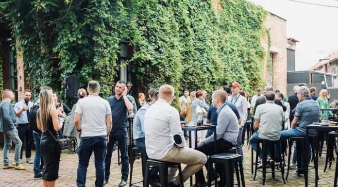 Neformalni networking eventi – Kako izgraditi poslovne veze kroz zabavu Neformalni networking eventi - Kako izgraditi poslovne veze kroz zabavu