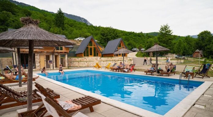 Rajska rijeka -Tvoje mesto za najbolji odmor i nezaboravnu avanturu Rajska rijeka -Tvoje mesto za najbolji odmor i nezaboravnu avanturu