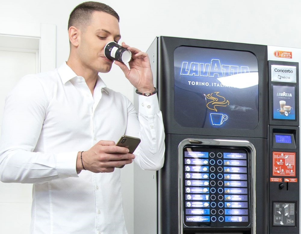 Kako vending automati unapređuju iskustvo klijenata i poslovnih posetilaca