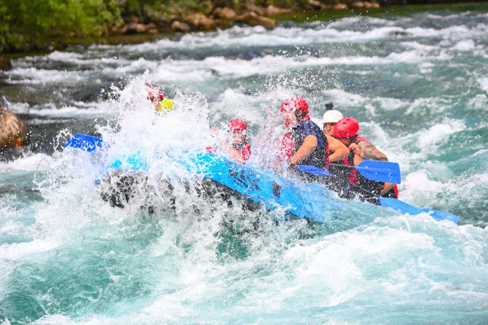 rafting-na-tari-710 Gde provesti letnje dane? U Rajskoj rijeci, između Tare, Drine i dobre energije